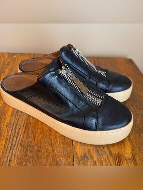 Frye Lena Zip Mule Womens Size 6 Slip On Sneakers Shoes Black Leather 3476717